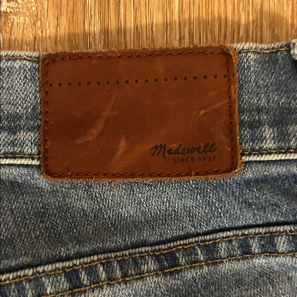 Madewell Ankle Cropped Blue Jeans - Picture 4 of 5